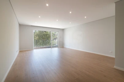 Apartamento T3 para Venda em Carcavelos e Parede