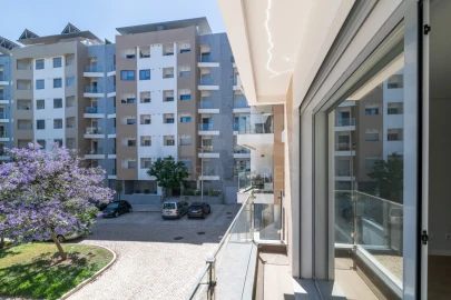 Apartamento T3 para Venda em Carcavelos e Parede