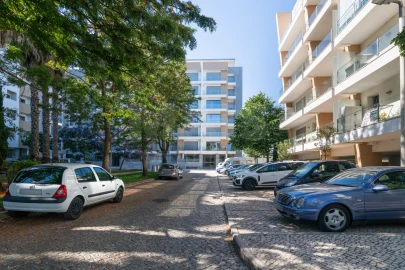Apartamento T3 para Venda em Carcavelos e Parede
