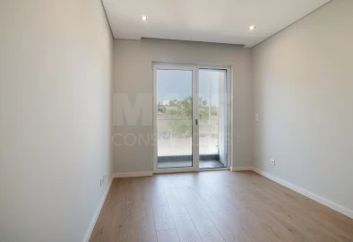 Apartamento T3 para Venda em Carcavelos e Parede