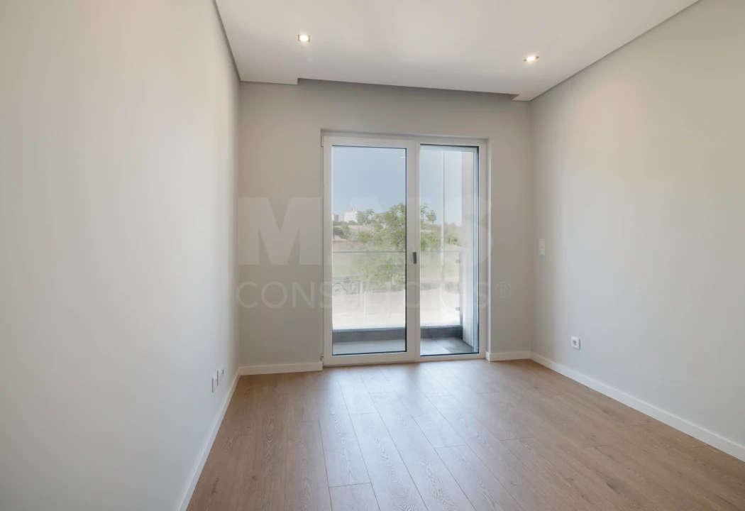 Apartamento T3 para Venda em Carcavelos e Parede Foto 1