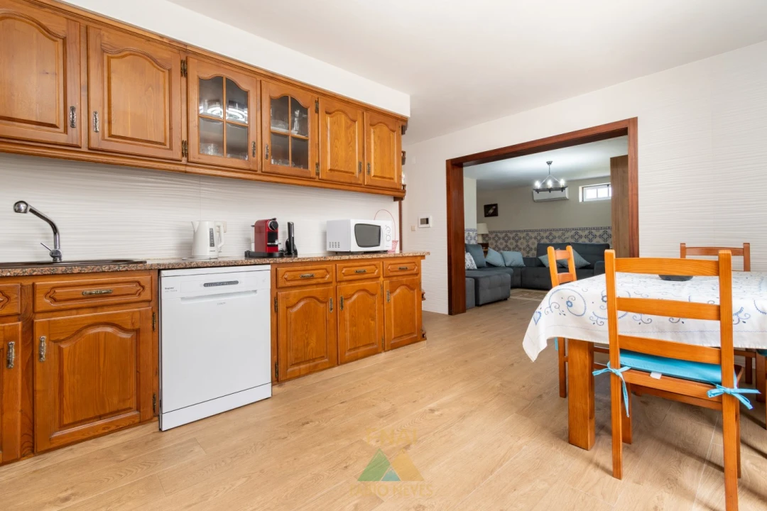 Moradia T4 para Venda em Correlhã Foto 46