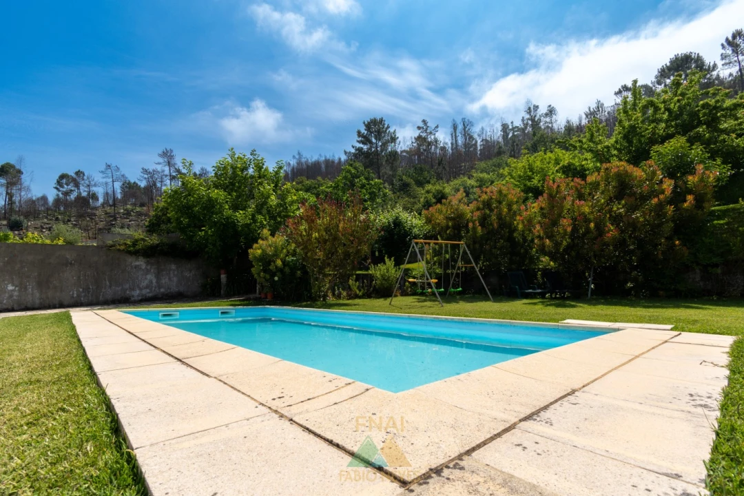 Moradia T4 para Venda em Correlhã Foto 17