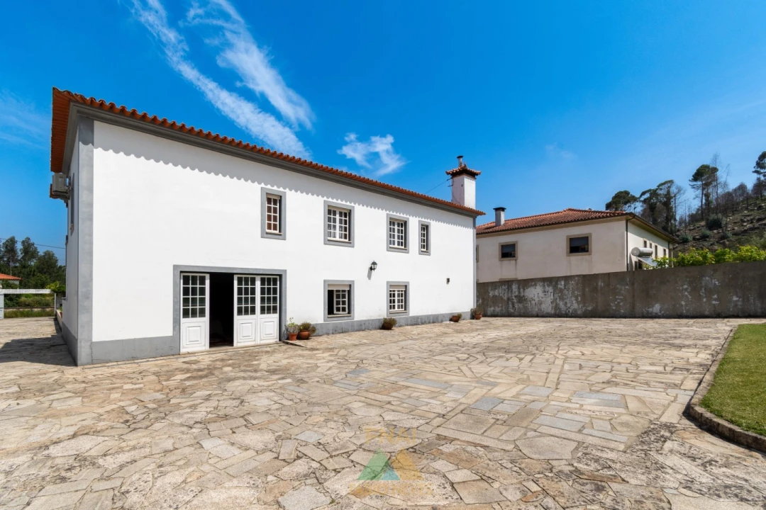 Moradia T4 para Venda em Correlhã Foto 4