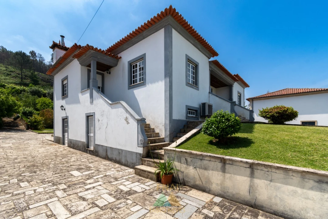 Moradia T4 para Venda em Correlhã Foto 6