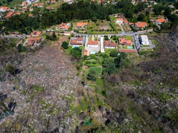 Moradia T4 para Venda em Correlhã