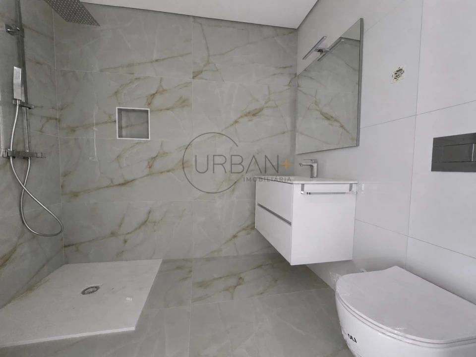 Apartamento T2 para Venda em Viseu Foto 4