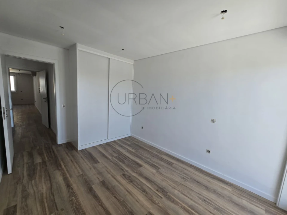 Apartamento T2 para Venda em Viseu Foto 10