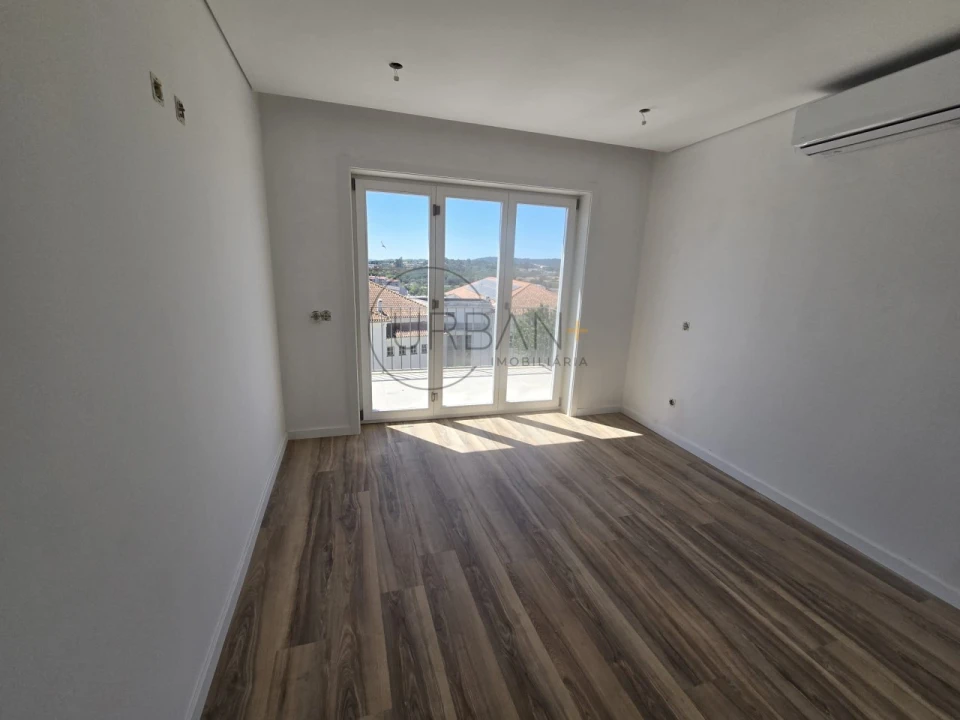 Apartamento T2 para Venda em Viseu Foto 3
