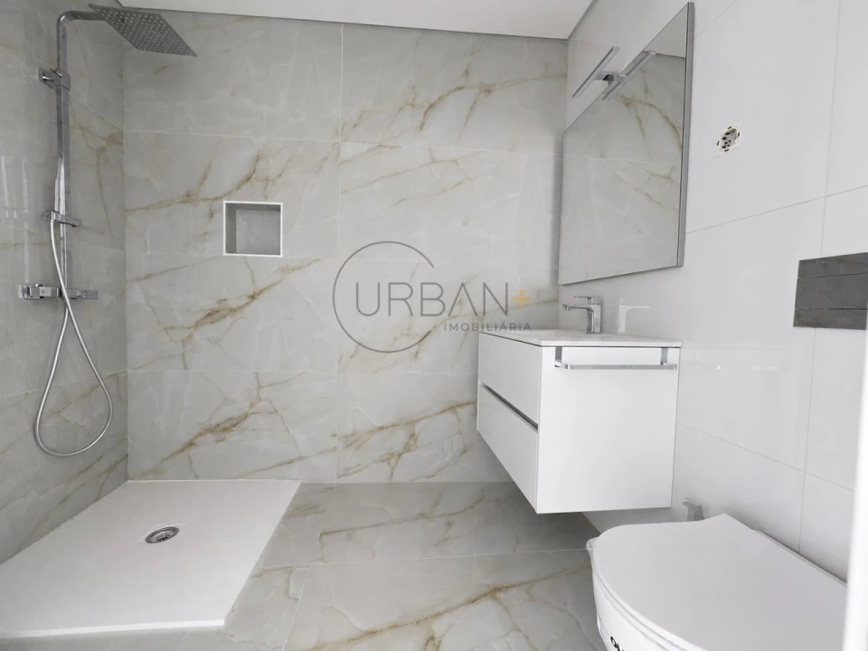 Apartamento T2 para Venda em Viseu Foto 6