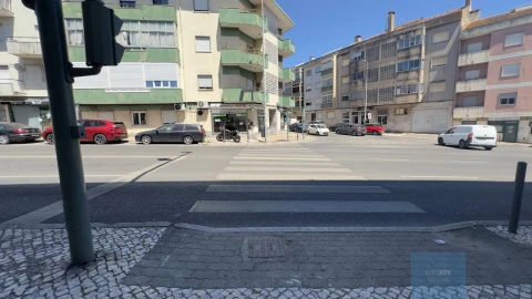 Apartamento T1 para Venda em Falagueira-Venda Nova