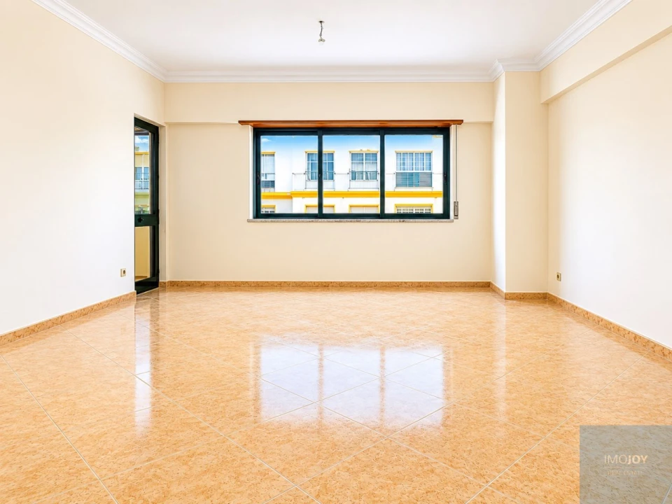 Apartamento T3 para Arrendamento em Sacavém e Prior Velho Foto 3
