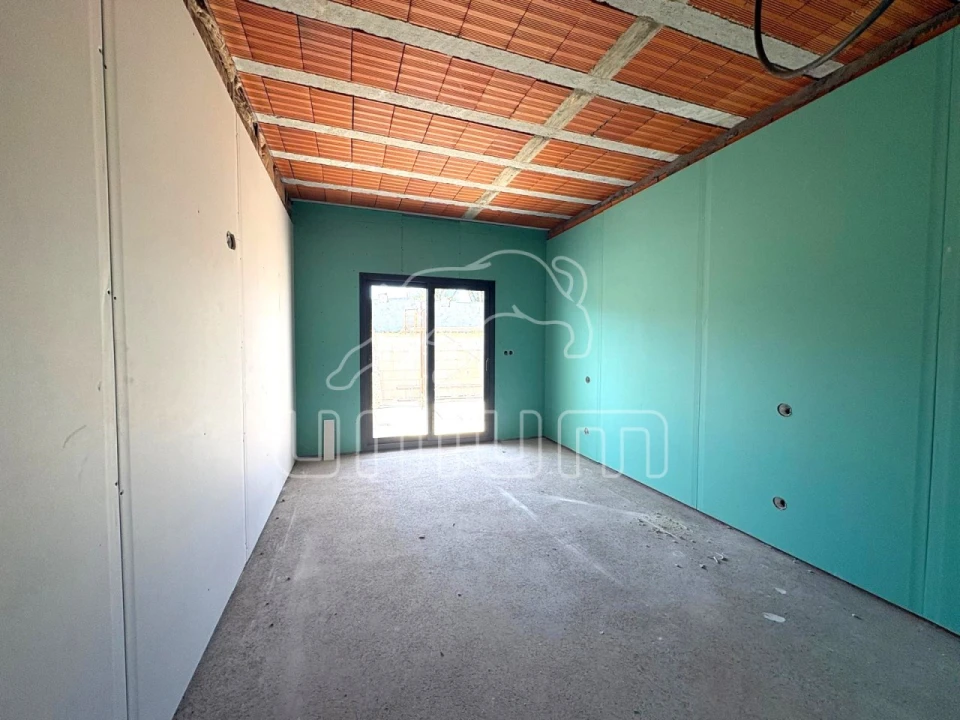 Moradia T3 para Venda em Alvarães Foto 3