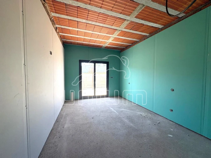 Moradia T3 para Venda em Alvarães Foto 3