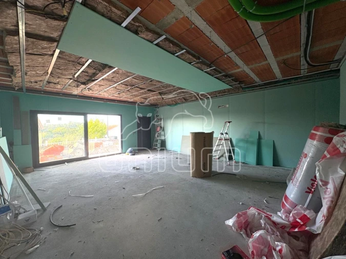 Moradia T3 para Venda em Alvarães Foto 2