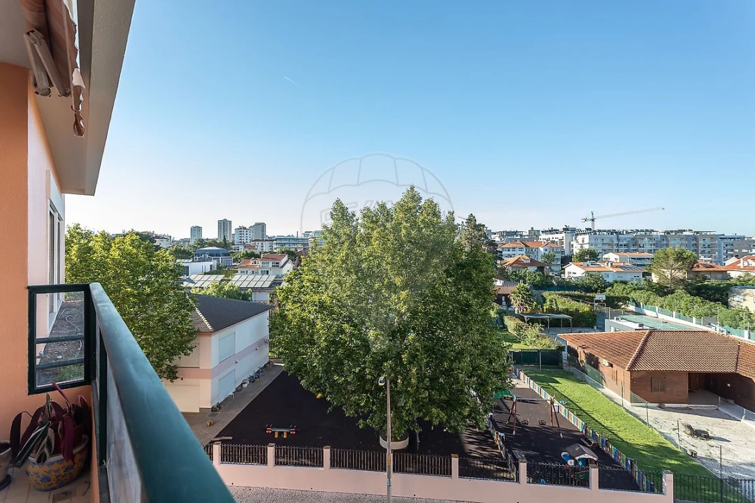 Apartamento T3 para Venda em Carcavelos e Parede Foto 25