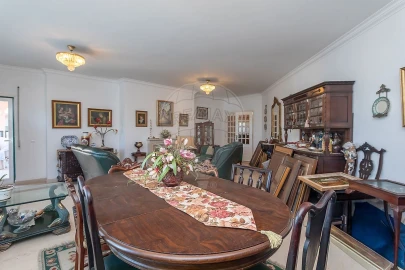 Apartamento T3 para Venda em Carcavelos e Parede