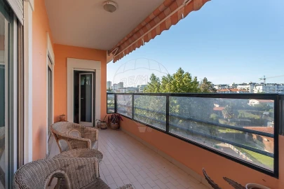Apartamento T3 para Venda em Carcavelos e Parede