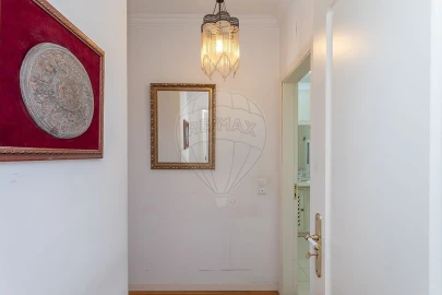 Apartamento T3 para Venda em Carcavelos e Parede