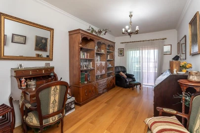 Apartamento T3 para Venda em Carcavelos e Parede