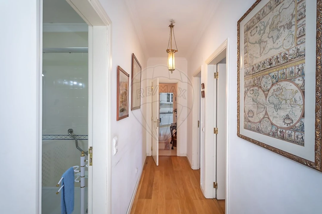 Apartamento T3 para Venda em Carcavelos e Parede Foto 2