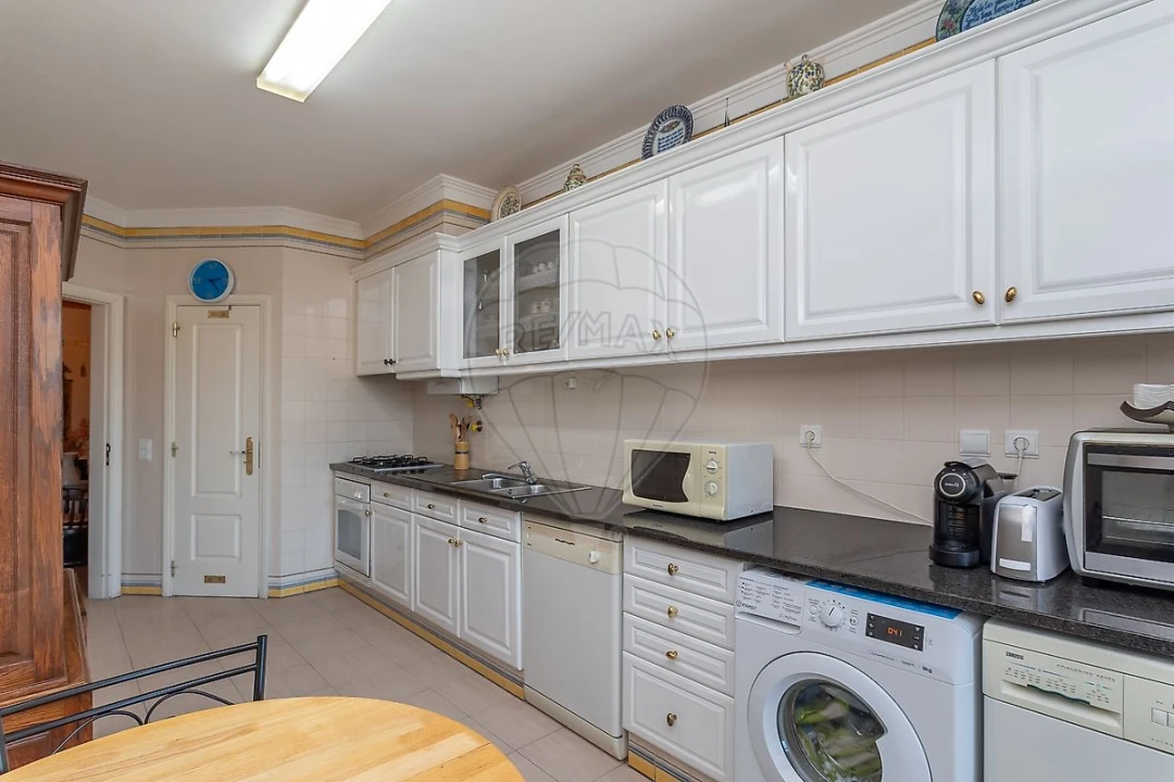 Apartamento T3 para Venda em Carcavelos e Parede Foto 6