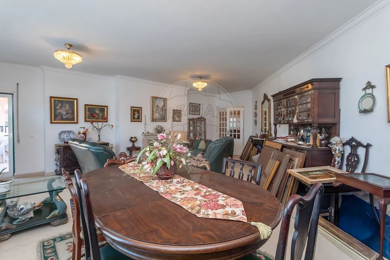 Apartamento T3 para Venda em Carcavelos e Parede Foto 17