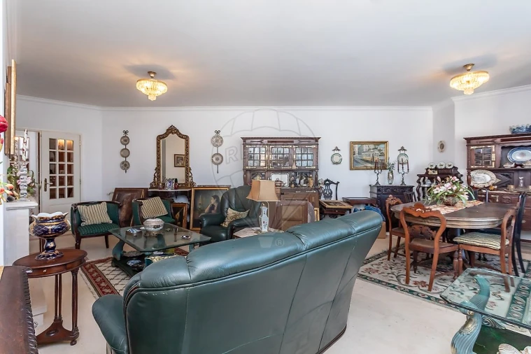 Apartamento T3 para Venda em Carcavelos e Parede Foto 19