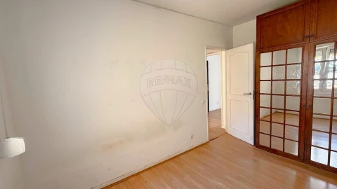 Apartamento T2 para Venda em Santo António dos Cavaleiros e Frielas