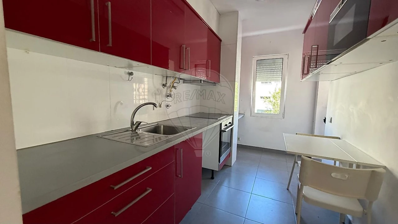 Apartamento T2 para Venda em Santo António dos Cavaleiros e Frielas Foto 13