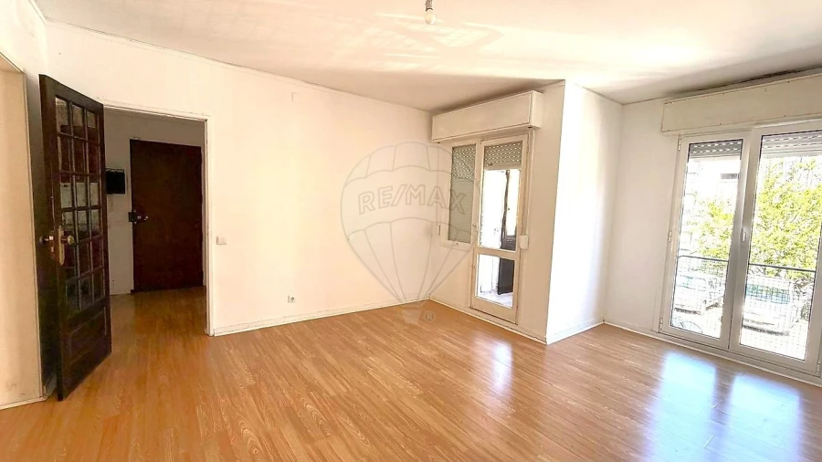Apartamento T2 para Venda em Santo António dos Cavaleiros e Frielas Foto 11
