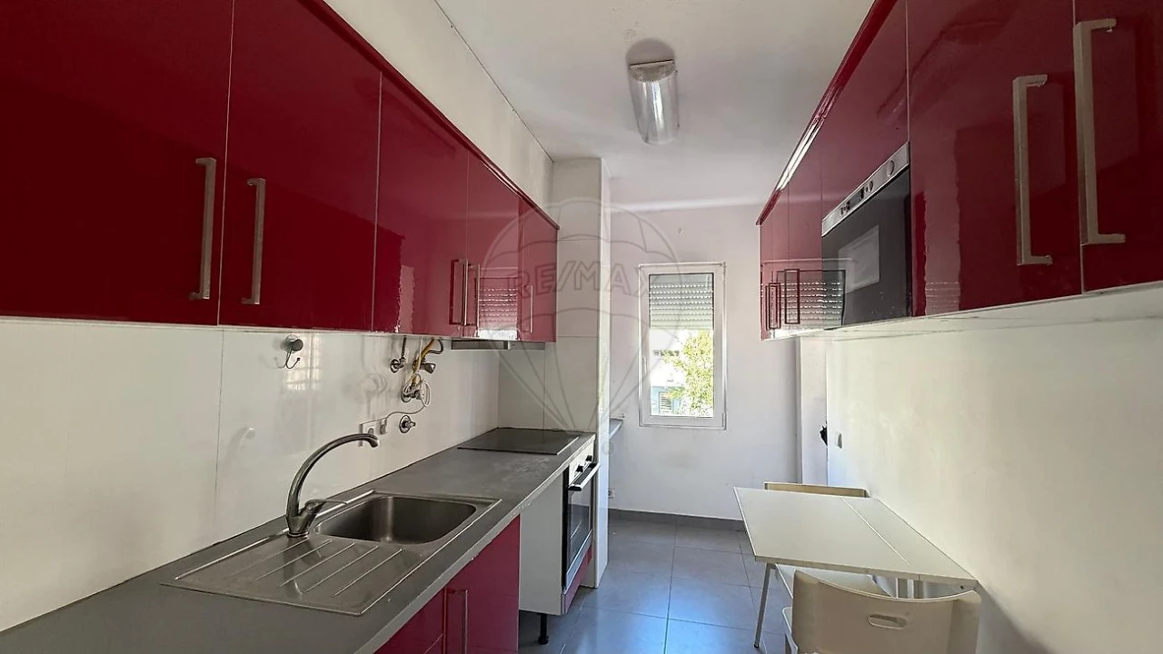 Apartamento T2 para Venda em Santo António dos Cavaleiros e Frielas Foto 14