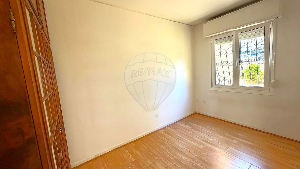 Apartamento T2 para Venda em Santo António dos Cavaleiros e Frielas Foto 7
