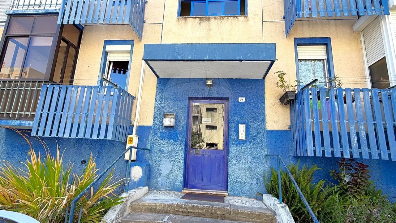 Apartamento T2 para Venda em Santo António dos Cavaleiros e Frielas Foto 12