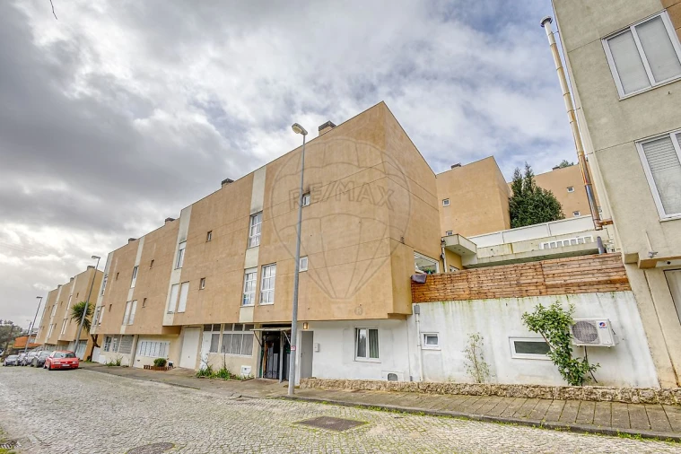 Moradia T3 para Venda em Fânzeres e São Pedro da Cova Foto 2