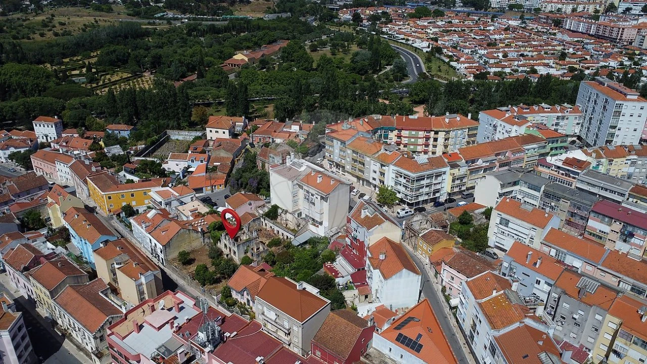 Moradia T13 para Venda em Queluz e Belas Foto 27