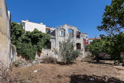 Moradia T13 para Venda em Queluz e Belas