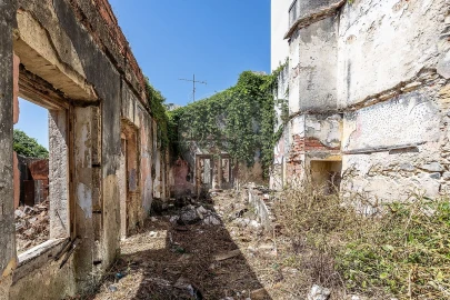 Moradia T13 para Venda em Queluz e Belas