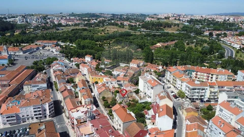 Moradia T13 para Venda em Queluz e Belas