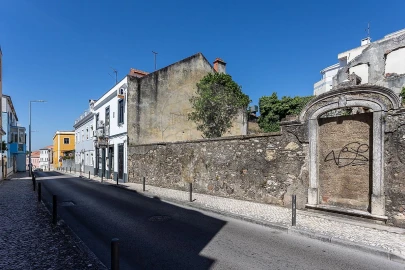 Moradia T13 para Venda em Queluz e Belas
