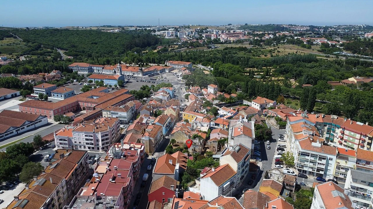 Moradia T13 para Venda em Queluz e Belas Foto 22