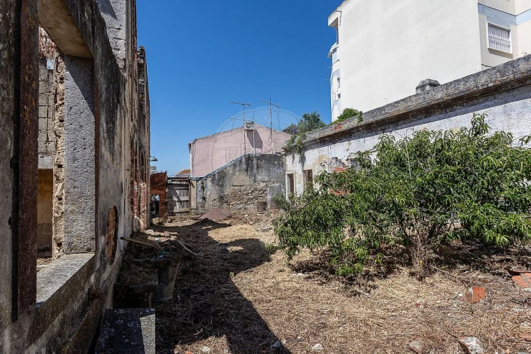 Moradia T13 para Venda em Queluz e Belas Foto 13