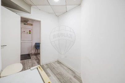 Loja para Arrendamento em Cacém e São Marcos