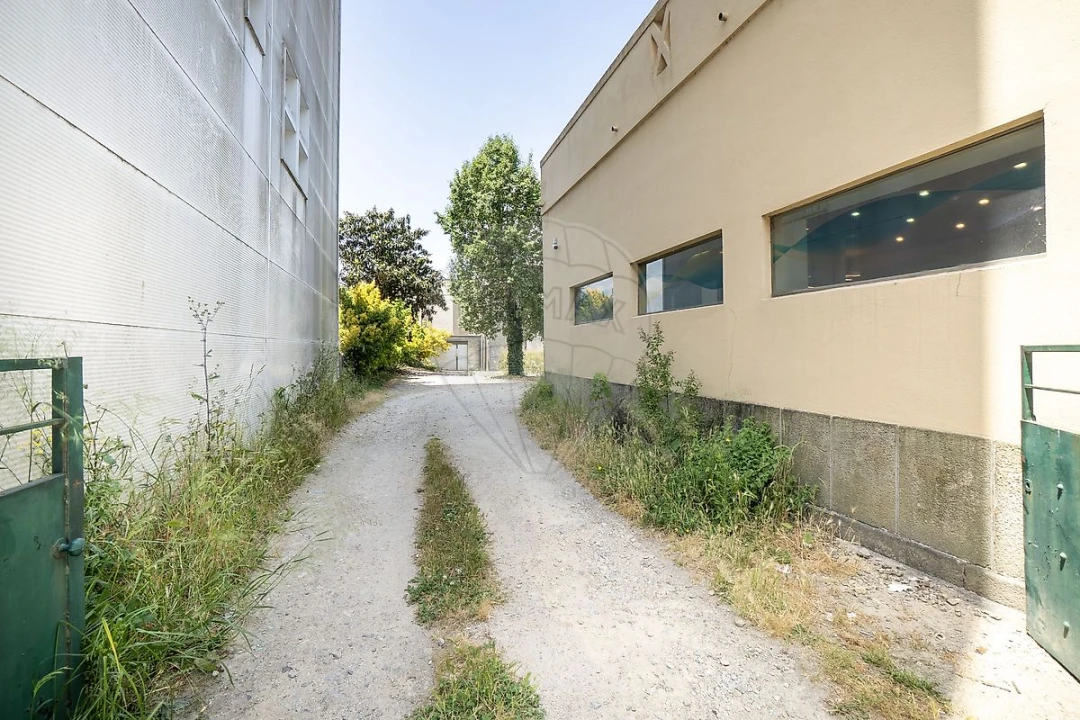 Prédio para Venda em Vila Chã, Codal e Vila Cova de Perrinho Foto 25
