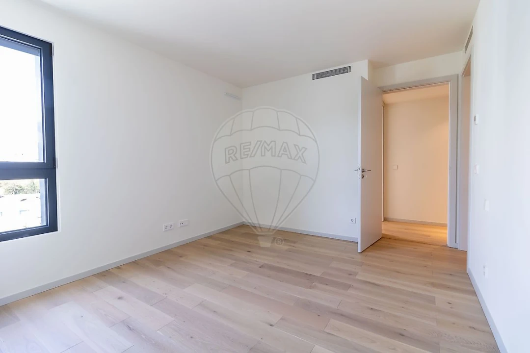 Apartamento T2 para Venda em Parque das Nações Foto 14
