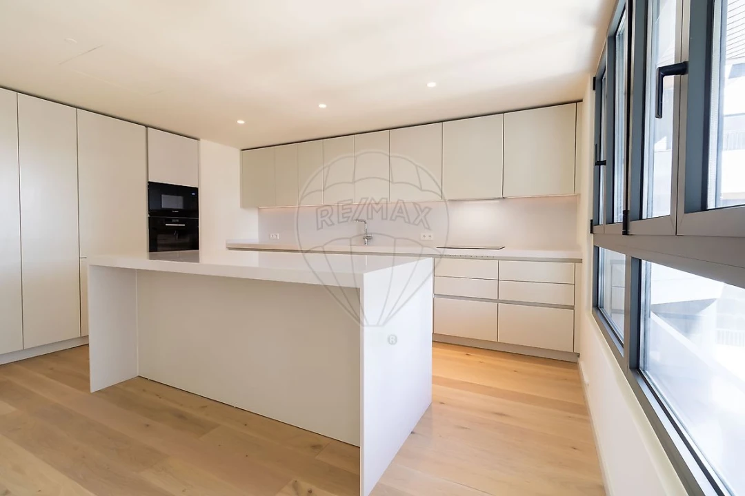 Apartamento T2 para Venda em Parque das Nações Foto 3