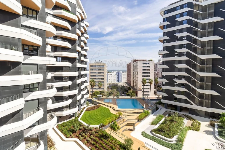 Apartamento T2 para Venda em Parque das Nações Foto 5