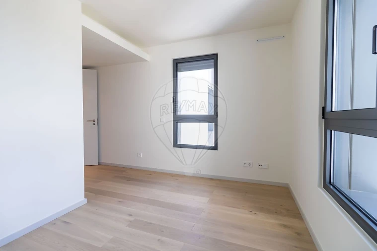 Apartamento T2 para Venda em Parque das Nações Foto 10