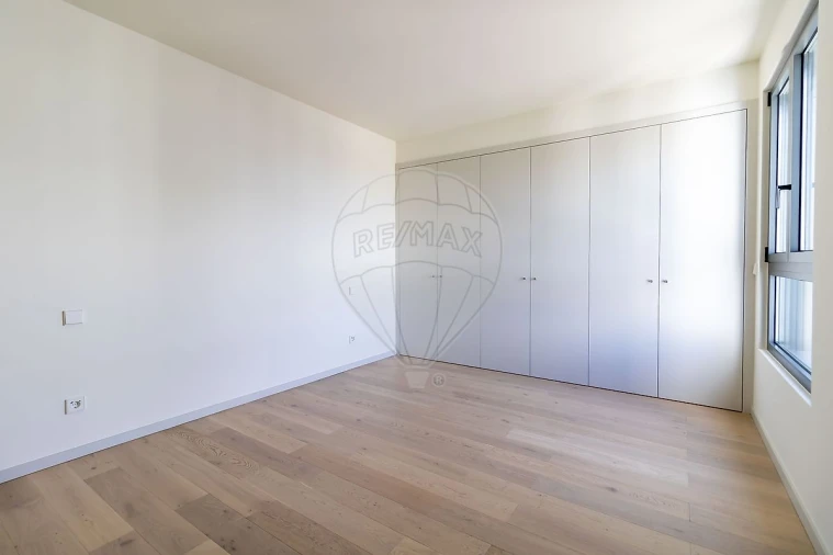 Apartamento T2 para Venda em Parque das Nações Foto 15