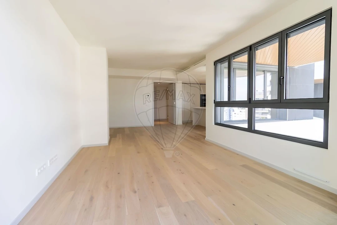 Apartamento T2 para Venda em Parque das Nações Foto 2